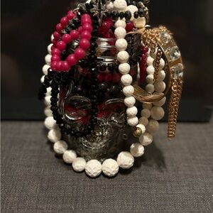 SCENE QUEEN THEMED SKULL MYSTERY JAR